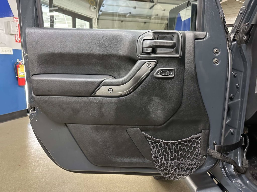 Used 2018 Jeep Wrangler Unlimited Sport S AWD/4WD image 14