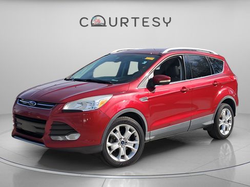Used 2016 Ford Escape Titanium image 1