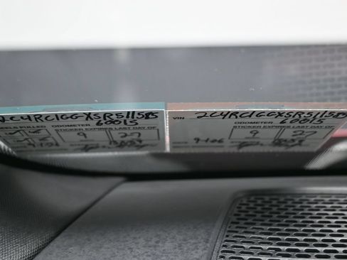 Used 2025 Chrysler Pacifica Limited FWD image 10