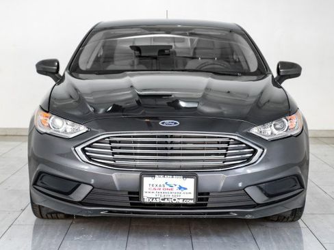 Used 2017 Ford Fusion S image 3