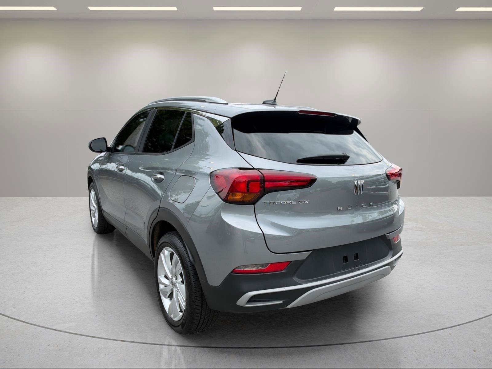 Used 2025 Buick Encore GX Preferred w/ Comfort Package FWD image 3