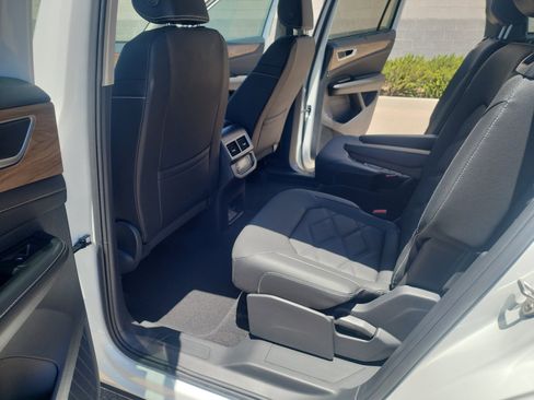 Certified 2026 Volkswagen Atlas SE w/ Panoramic Sunroof Package AWD/4WD image 17
