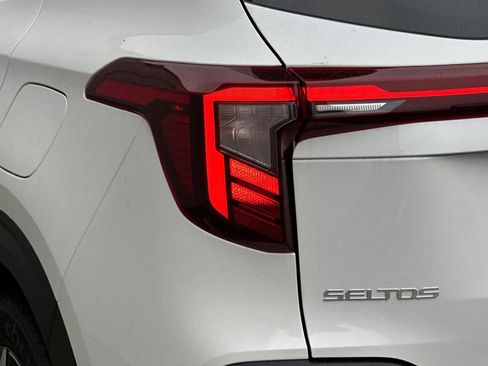 New 2026 Kia Seltos EX image 7