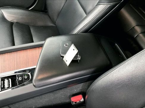 Used 2019 Volvo S60 T5 Momentum w/ Multimedia Package image 13