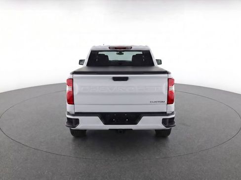 Used 2022 Chevrolet Silverado 1500 Custom AWD/4WD image 7
