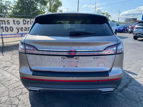 Used 2019 Lincoln Nautilus Select AWD/4WD image 3