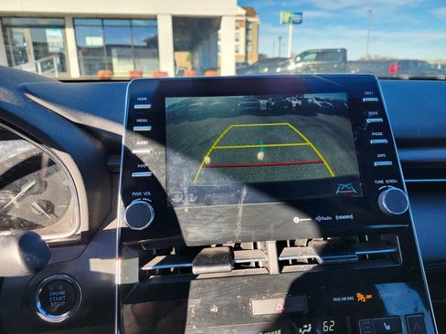 Used 2022 Toyota Avalon XLE image 14