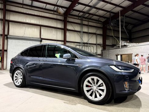 Used 2016 Tesla Model X Performance AWD/4WD image 3