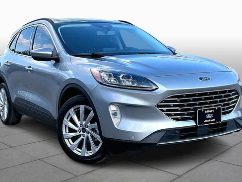 Certified 2022 Ford Escape Titanium w/ Titanium Elite Package AWD/4WD image 3