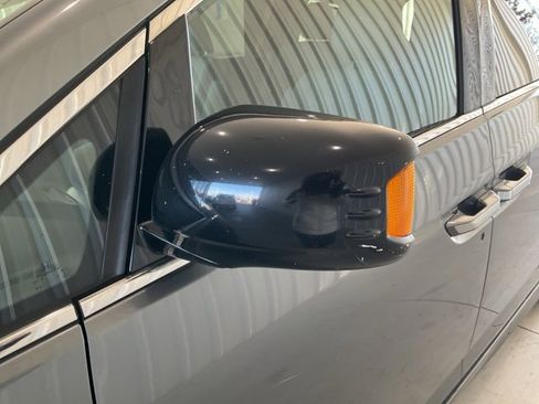 Used 2012 Honda Odyssey Touring image 3