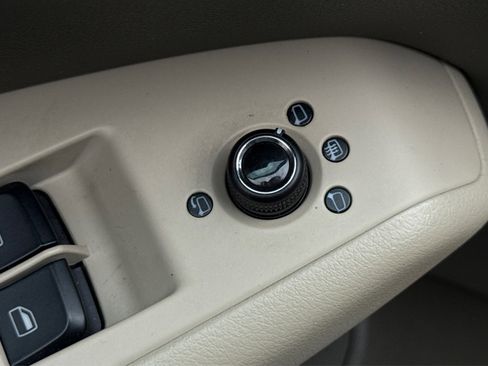 Used 2011 Audi Q5 2.0T Premium Plus image 48