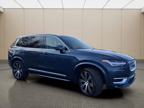 Used 2023 Volvo XC90 B6 Ultimate w/ Protection Package Premier image 21
