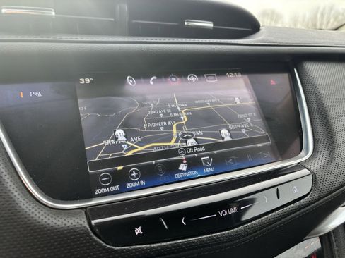 Used 2017 Cadillac XT5 Luxury image 34