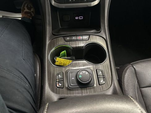 Used 2020 GMC Acadia SLT image 45