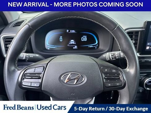 Certified 2023 Hyundai Venue SEL FWD image 7