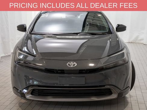 Used 2024 Toyota Prius XLE FWD image 2