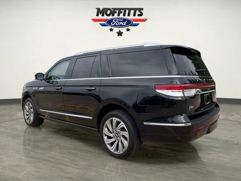 Used 2022 Lincoln Navigator L Reserve AWD/4WD image 3
