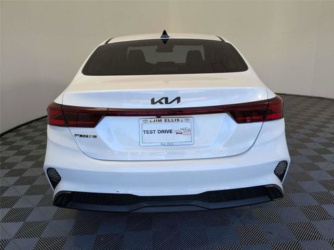 Used 2024 Kia Forte LXS w/ LXS Technology Package FWD image 6
