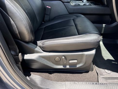 Used 2020 Ford Expedition XLT w/ Equipment Group 202A RWD image 11