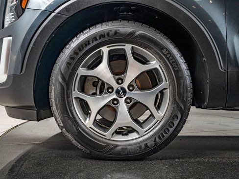 Used 2022 Kia Telluride EX w/ Towing Package AWD/4WD image 10