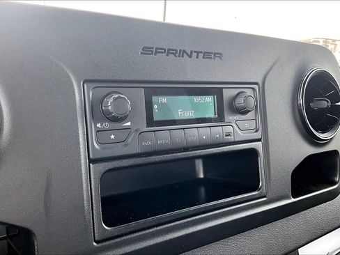 Used 2025 Mercedes-Benz Sprinter 2500 image 31