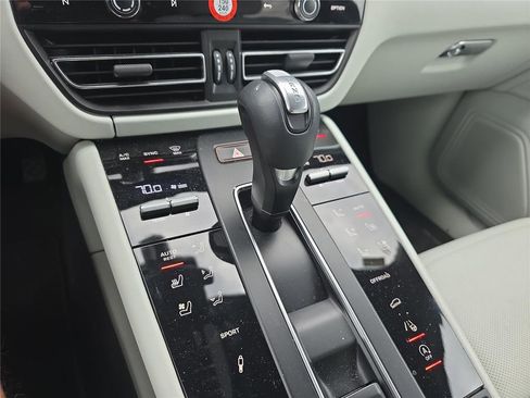 Used 2023 Porsche Macan S image 20