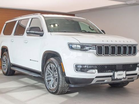 Used 2024 Jeep Wagoneer L Series II w/ Flexible Seating Group image 5