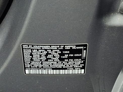 Used 2020 Volkswagen Atlas Cross Sport SE image 30