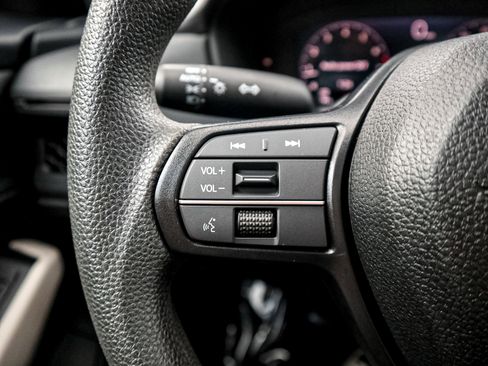 Certified 2025 Honda Accord LX image 19