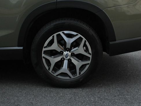 Used 2021 Subaru Forester Premium AWD/4WD image 10