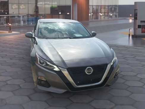 Used 2019 Nissan Altima 2.5 SV FWD image 16