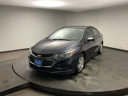 Used 2016 Chevrolet Cruze LS image 3