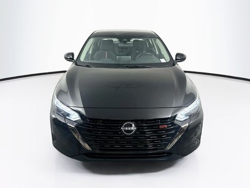 Used 2025 Nissan Sentra SR FWD image 2