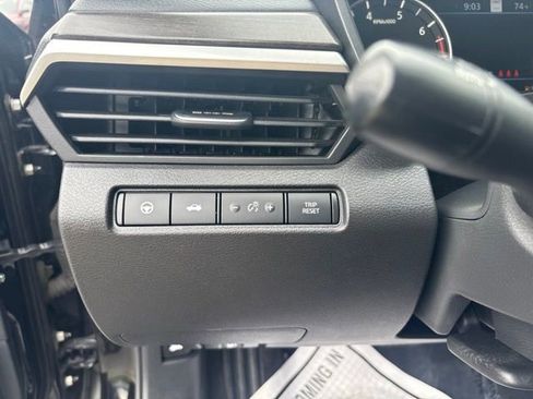 Used 2023 Nissan Altima 2.5 SV w/ SV Premium Package FWD image 28