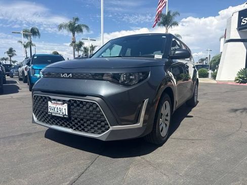 Certified 2023 Kia Soul LX FWD image 3