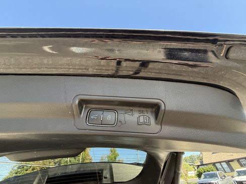 Used 2025 Ford Explorer ST-Line w/ ST-Line Street Pack AWD/4WD image 33