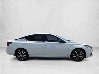 Used 2020 Nissan Altima 2.5 SR w/ Premium Package FWD video 4