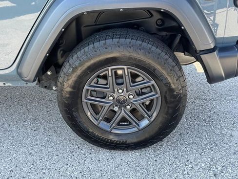 Used 2024 Jeep Wrangler Unlimited Sport AWD/4WD image 8