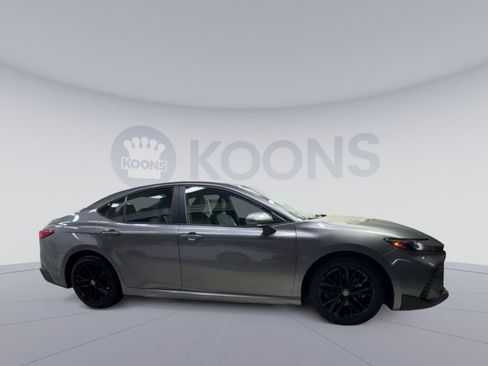 Used 2025 Toyota Camry SE FWD image 12