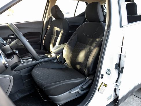 Used 2024 Nissan Kicks SV image 8