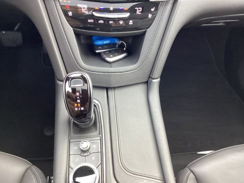 Used 2025 Cadillac XT6 Premium Luxury image 22