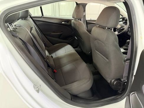 Used 2017 Chevrolet Cruze LT w/ Convenience Package FWD image 8