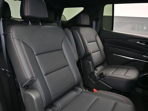 Used 2024 Chevrolet Traverse Z71 w/ Enhanced Driving Package image 50