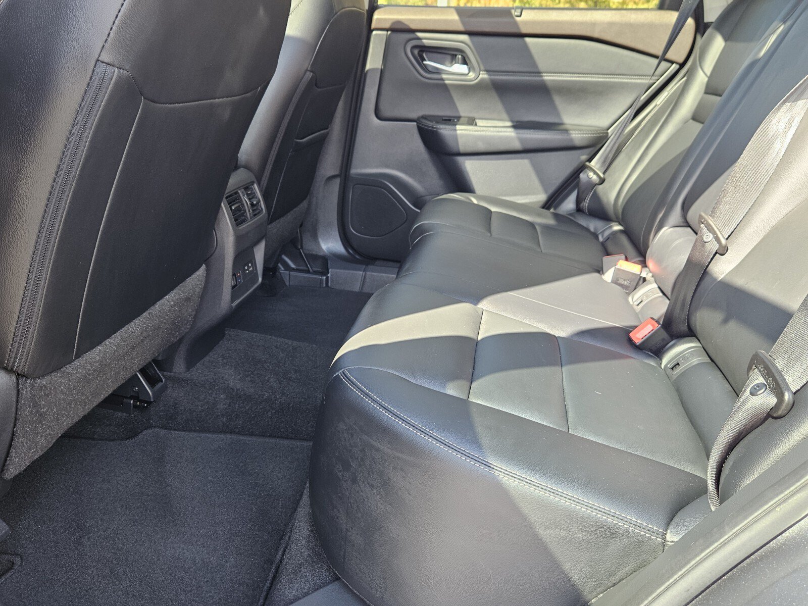 Used 2023 Nissan Rogue SL w/ SL Premium Package FWD image 10