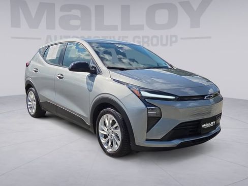 Used 2027 Chevrolet Bolt LT w/ LPO, All-Weather Package FWD image 7