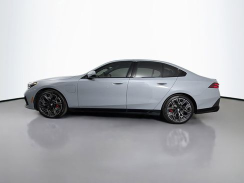 New 2026 BMW 550e xDrive image 8