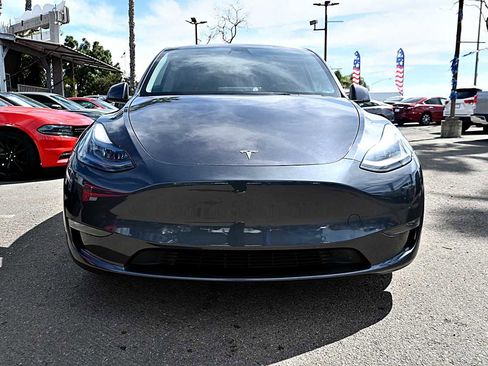 Used 2022 Tesla Model Y Performance image 2