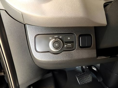 Used 2019 Mercedes-Benz Sprinter 144 image 21