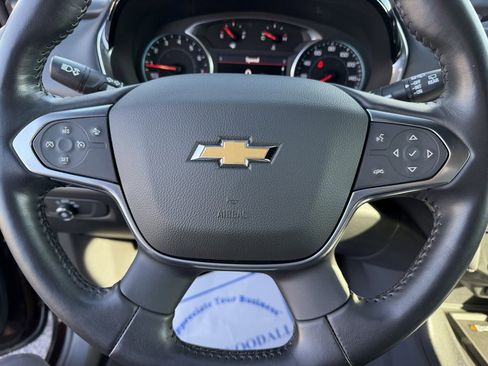 Used 2022 Chevrolet Traverse LT image 10