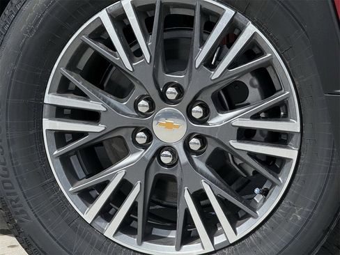 New 2026 Chevrolet Traverse LT image 9